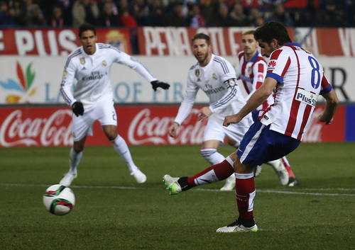 Raul Garcia mở tỉ số từ chấm 11 mét cho Atletico