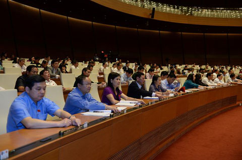 Quốc hội biểu quyết chọn ngày bầu cử Quốc hội khóa XIV, HĐND các cấp nhiệm kỳ 2016-2021 Ảnh: Nguyễn Nam