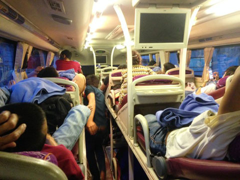 Hành khách bất an trên chuyến xe từ TP HCM đi Nghệ An của hãng T.