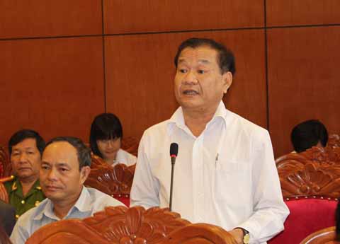 Đồng chí Phạm Thái, Giám đốc Sở Công Thương phát biểu ý kiến tại Hội nghị