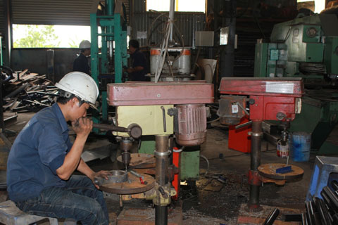 Sản xuất hàng cơ khí tại Công ty TNHH Viết Hiền