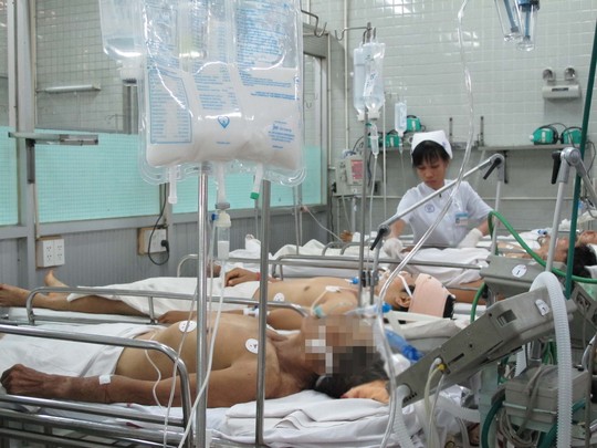 Tết Nguyên đán vừa qua, trung bình mỗi ngày Bệnh viện Chợ Rẫy (TP HCM) tiếp nhận 10 ca chấn thương do đánh nhauẢnh: Phạm Dũng