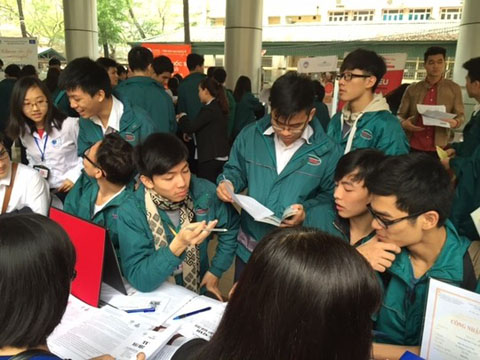 Học sinh Trường THPT Nguyễn Tất Thành (Hà Nội) băn khoăn trước kỳ thi THPT quốc gia