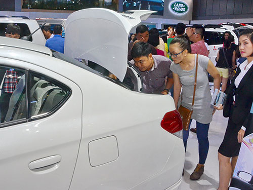 Thị trường tiêu thụ ô tô trong nước năm nay có thể cán mốc 200.000 xeẢnh: Tấn Thạnh