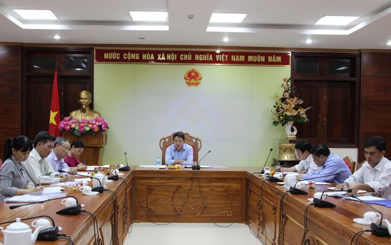 Đồng chí Nguyễn Hải Ninh, Ủy viên dự khuyết Trung ương Đảng, Phó Chủ tịch Thường trực UBND tỉnh, Trưởng Ban Tổ chức Hội thi chủ trì cuộc họp. 