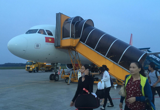 Nếu đề xuất điều chỉnh hàng loạt giá dịch vụ của Tổng Công ty Cảng Hàng không Việt Nam được chấp thuận, giá vé máy bay có thể tăng Ảnh: HOÀNG TRIỀU
