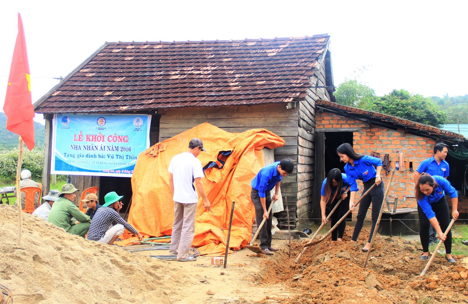Hội LHTNVN huyện Krông Ana tổ chức Lễ khởi công xây dựng nhà nhân ái cho gia đình bà Vú Thị Thìn ở xã Ea Bông.