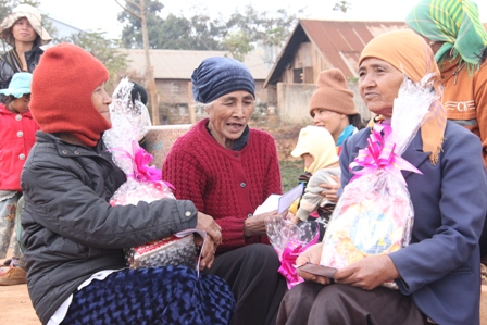 Niềm vui của các hộ nghèo huyện Kroong Búk
