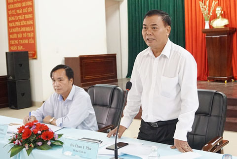 Bí thư tỉnh ủy Êban Y Phu phát biểu tại buổi làm việc.