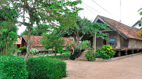 Những nếp nhà dài truyền thống ở buôn Akô D'hông (phường Tân Lợi - TP. Buôn Ma Thuột).  