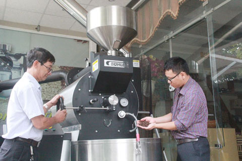 Máy chế biến cà phê xuất khẩu của Công ty Cổ phần Đầu tư và Phát triển An Thái.     						Ảnh: Ksor Cương