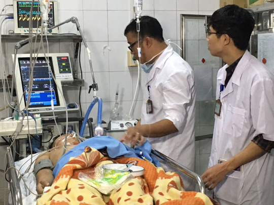 Trong những ngày Tết, Khoa Cấp cứu Bệnh viện Việt Đức (Hà Nội) hôm nào cũng tiếp nhận bệnh nhân cấp cứu do ẩu đả Ảnh: NGỌC DUNG