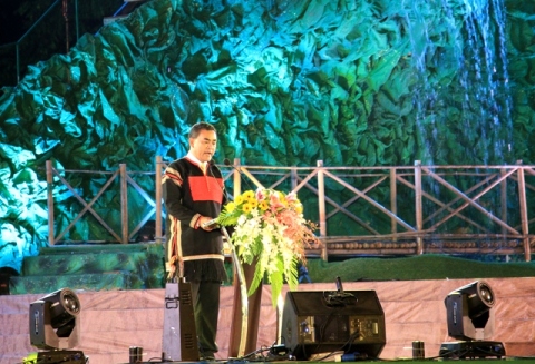 Đồng chí Y Biêr Niê, Phó Bí thư Thường trực Tỉnh ủy, Chủ tịch HĐND tỉnh phát biểu khai mạc Lễ hội