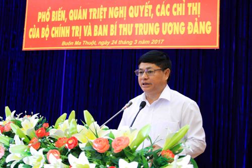 Phó Bí thư Thường trực Tỉnh ủy Phạm Minh Tấn phát biểu kết luận hội nghị. Ảnh: H.Gia