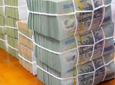 Cán bộ ngân hàng chiếm đoạt hơn 100 tỉ đồng - Ảnh 1.