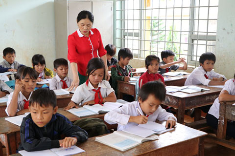 Thông tư 17/2012/TT-BGDĐT ban hành quy định về  dạy thêm, học thêm quy định “Không dạy thêm đối với học sinh tiểu học”.  (Ảnh minh họa)