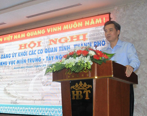 Ủy viên Trung ương Đảng, Bí thư Đảng ủy Khối Các cơ quan Trung ương Nguyễn Quang Dương phát biểu tại hội nghị.