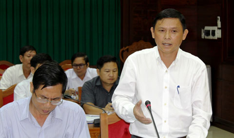 Phó Chủ tịch UBND tỉnh Nguyễn Tuấn Hà phát biểu góp ý cho dự thảo Nghị quyết