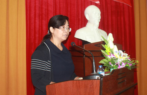 Ủy viên Ban Thường vụ Tỉnh ủy, Trưởng Ban Dân vận Tỉnh ủy HKim Hoa Byă chủ trì Hội nghị.