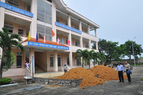 Cơ sở vật chất trường học trên địa bàn huyện M’Đrắk được đầu tư  khang trang.
