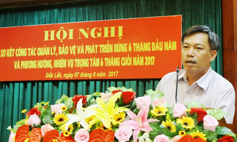 Giám đốc Vườn Quốc gia Chư Yang Sin Lộc Xuân Nghĩa báo cáo một số khó khăn trong công tác quản lý bảo vệ rừng của đơn vị 