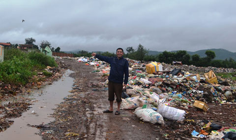 Ô nhiễm môi trường từ bãi rác ở thị trấn Phước An (huyện Krông Pắc). 