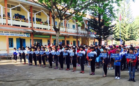 Đông đảo học sinh huyện Krông Bông tham dự Lễ khai mạc Hội khỏe Phù Đổng lần thứ 14.